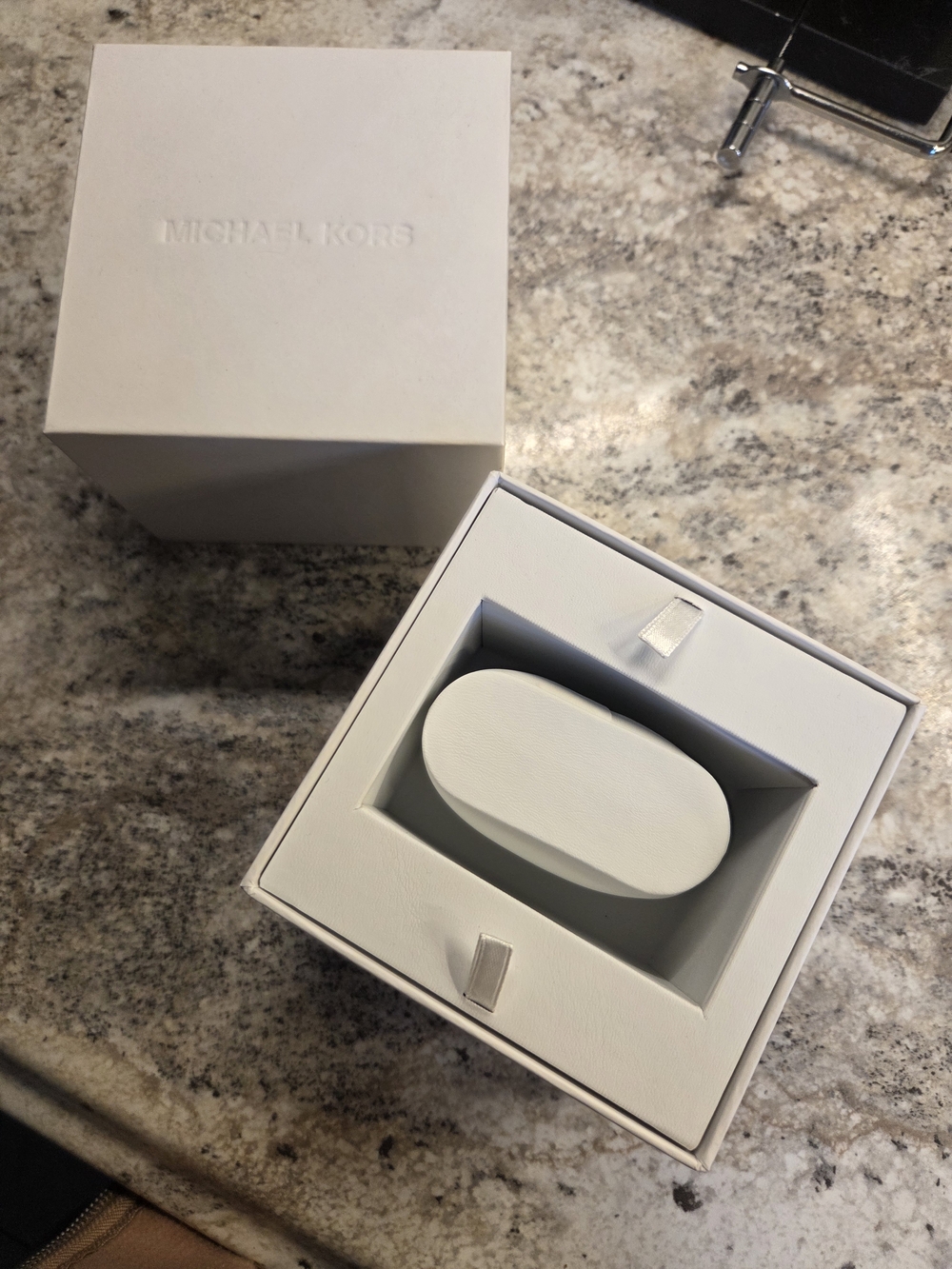 Michael Kors White Watch Presentation Box with Oval Cushion